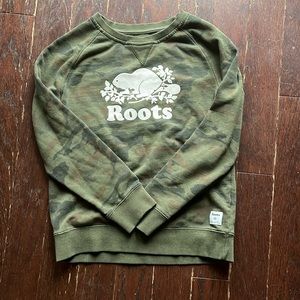 ROOTS crew neck